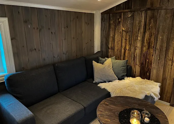 Stall-Loftet, Aastroen Gard, Vingelen